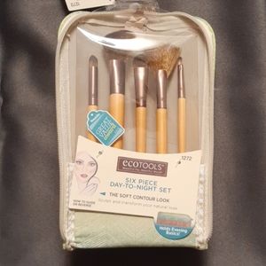 NWT Ecotools six peice brush set with pouch